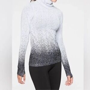 Athleta Flurry Base Layer Ombre Turtleneck SIze XS White Black Ski Snow Outdoor